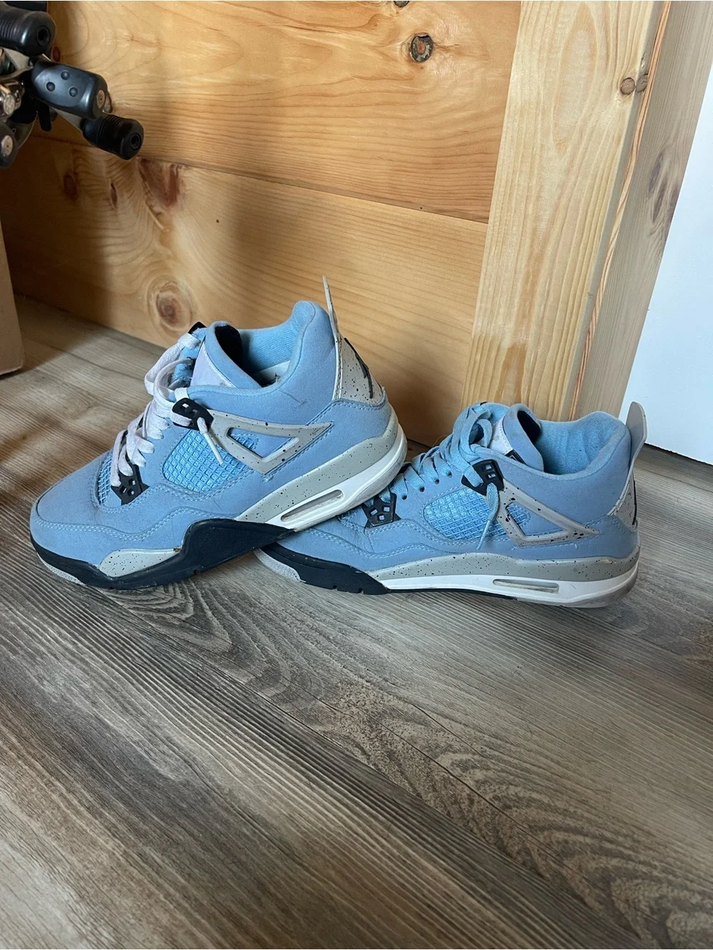 Jordan Men's Athletic Shoes Light Blue and Black